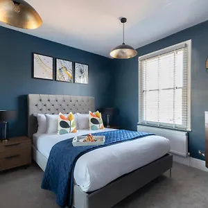 Elliot Oliver - Laverham House - Stunning 6 Bedroom Regency House With Parking Cheltenham